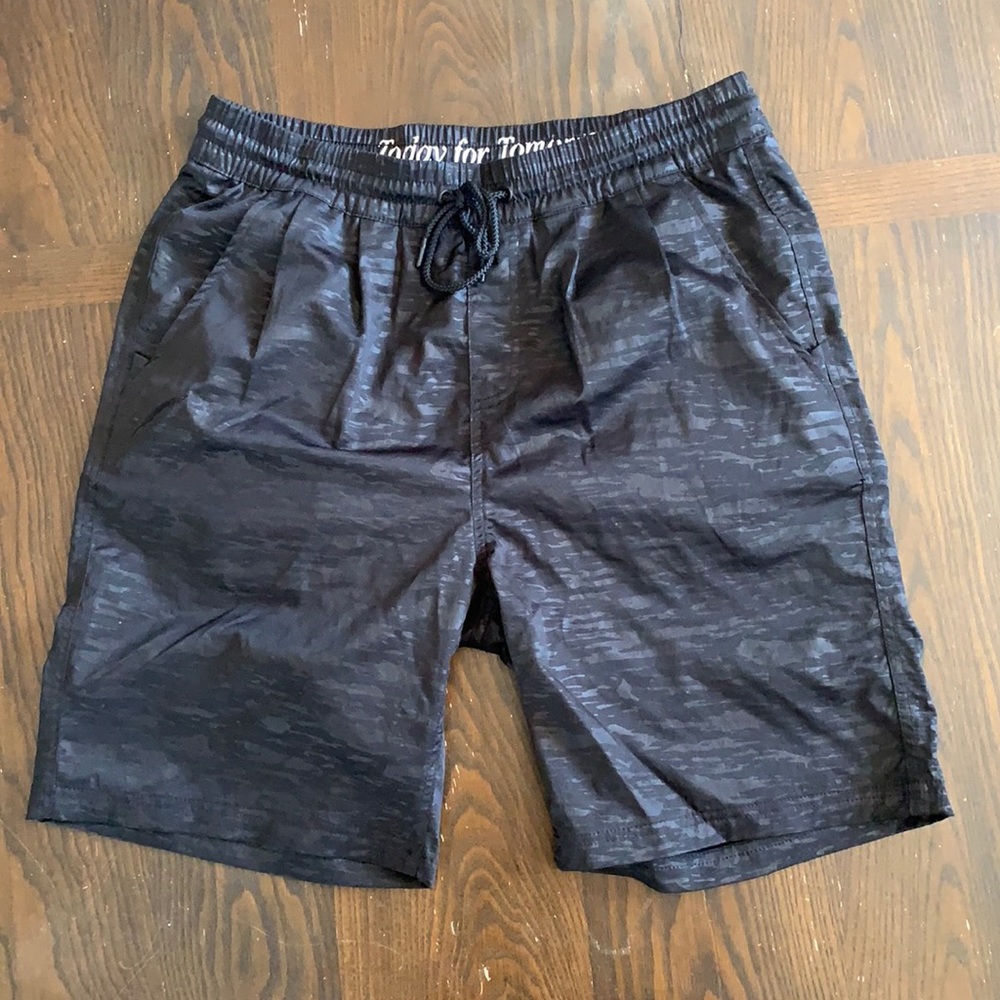 Publish Shorts Size 36